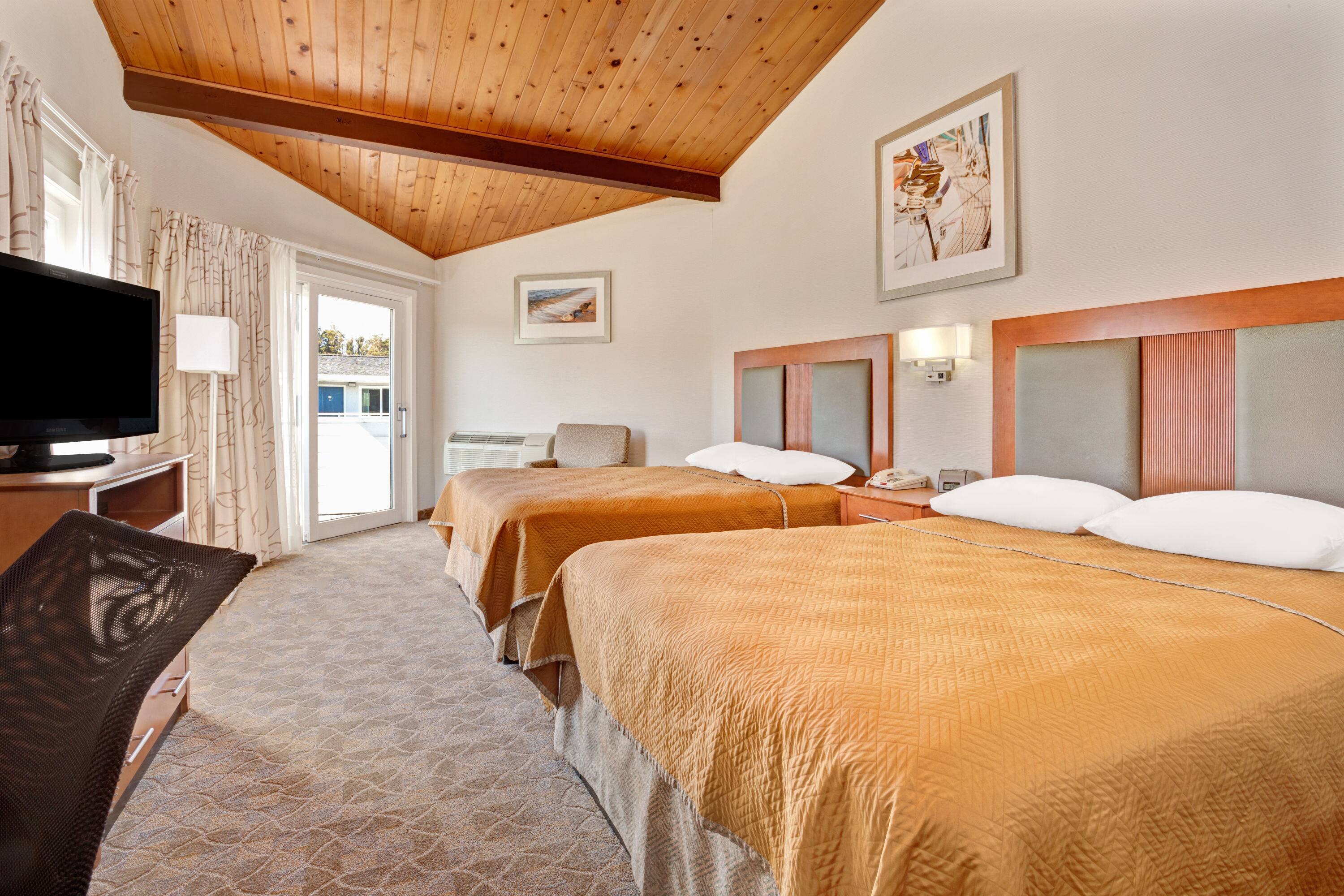 Guest room at Travelodge by Wyndham Mill Valley/Sausalito